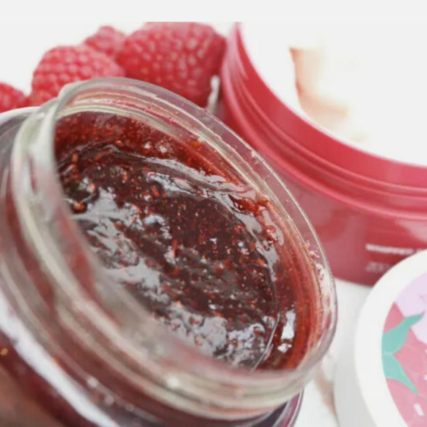 The Body Shop Fresh Raspberry Gel Body Scrub 250ml